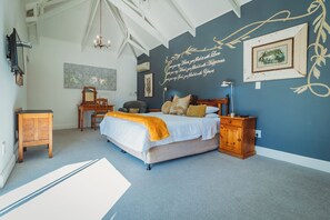 Deluxe Double Room | In-room safe, iron/ironing board, free WiFi