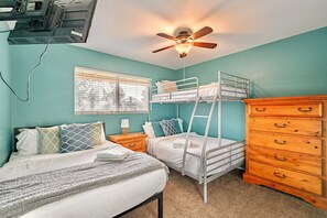 4 bedrooms, in-room safe, iron/ironing board, free WiFi