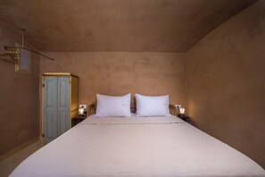 1 slaapkamer, een strijkplank/strijkijzer, gratis wifi, beddengoed