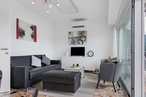 Televisión, chimenea