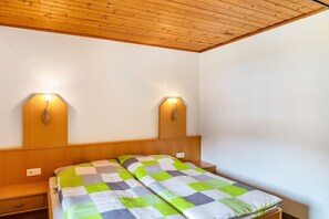 1 bedroom, WiFi, bed sheets