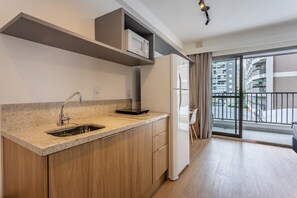 Basic Apartment | Private kitchen