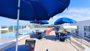 Outdoor dining - Mila Rooftop - Praia de Tamandaré (Tamandaré)