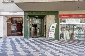 Basic Apartment | Exterior detail