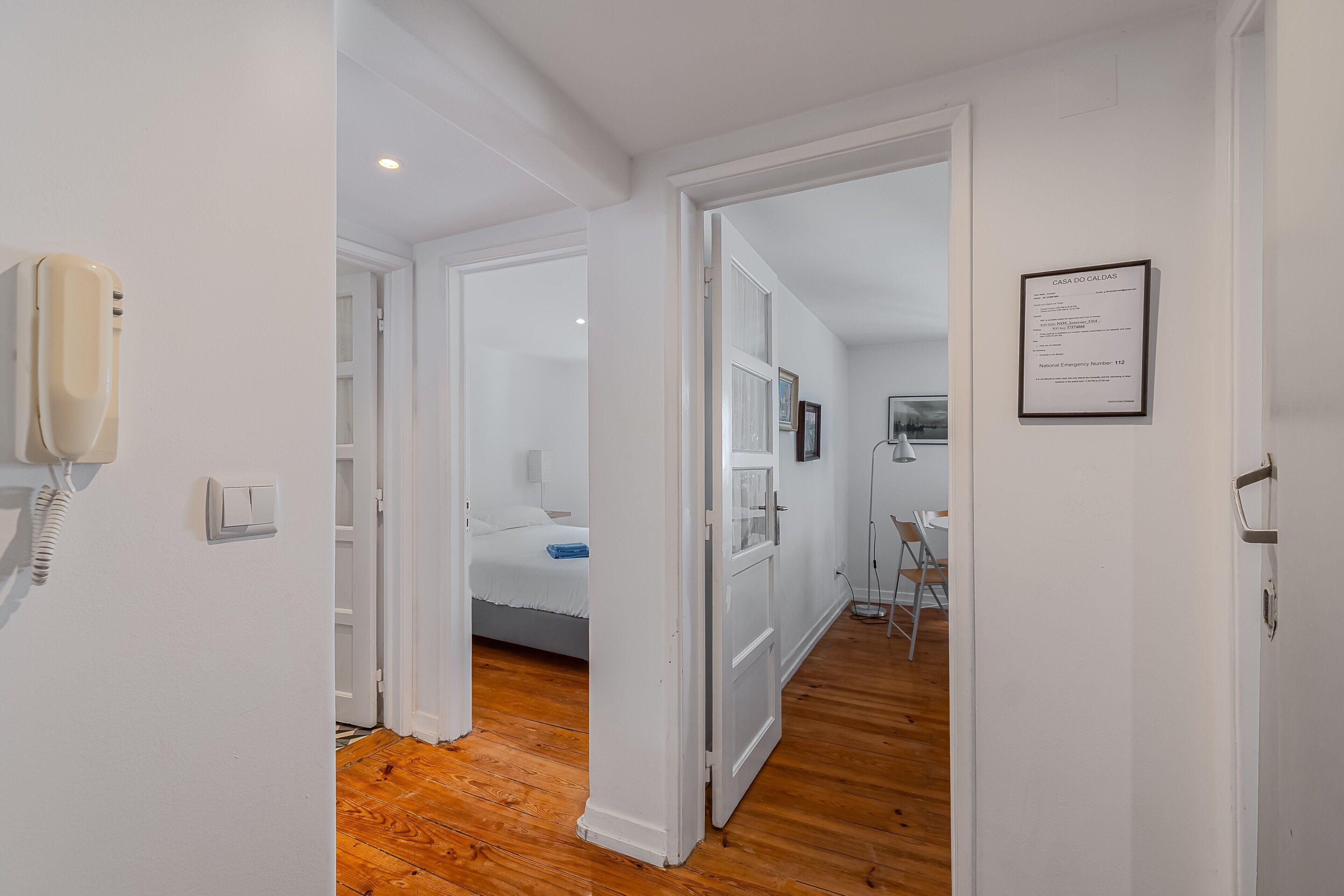 1 camera, Wi-Fi, lenzuola