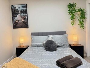 2 bedrooms, WiFi, bed sheets