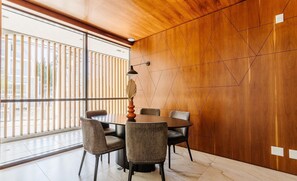 Basic Apartment | Dining