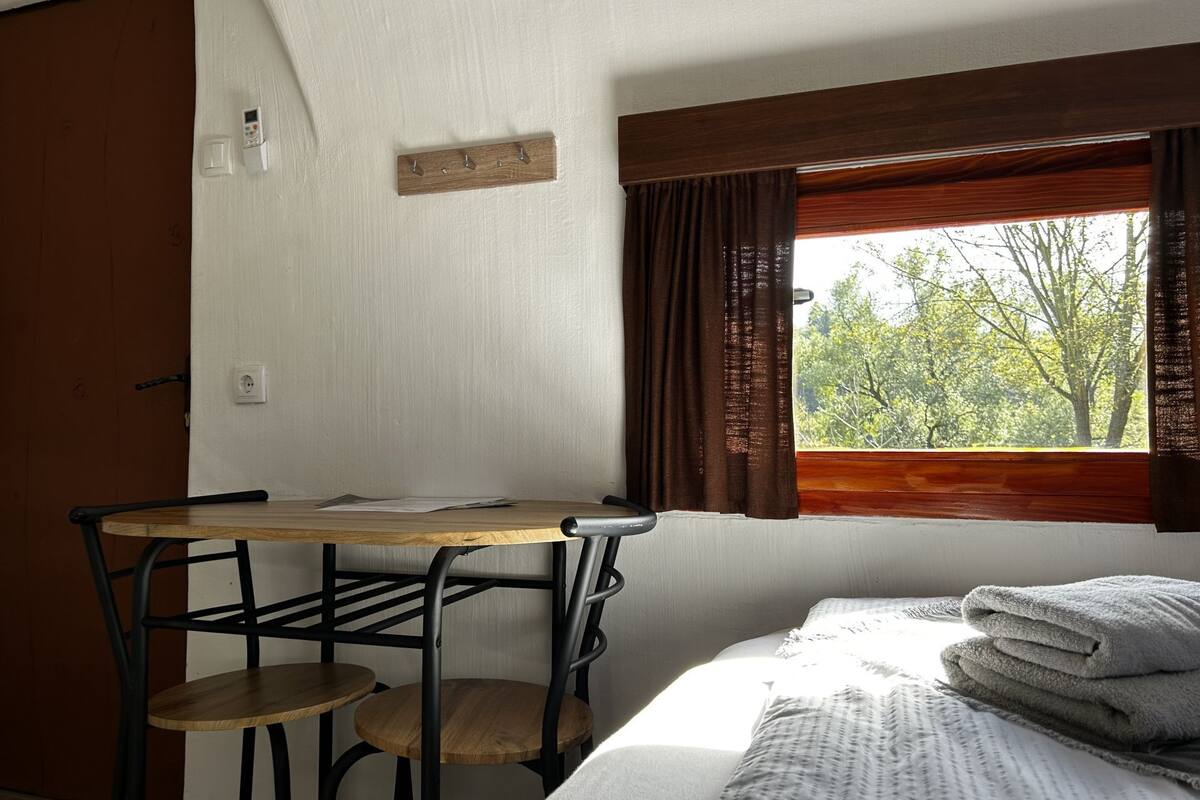 Mobile home - terrasse - udsigt til have | Gratis Wi-Fi