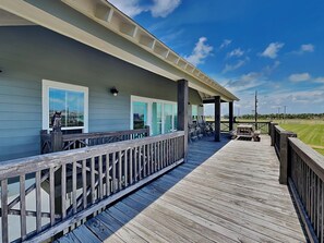 Terrace/patio - Family Tradition | Water Views, Beach Nearby (Crystal Beach)