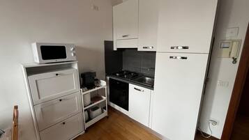 Microonde, forno, piano cottura