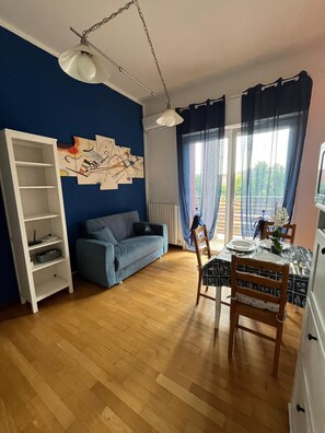 TV - Cozy apartment in Prada and IEO foundation area. (Milano)