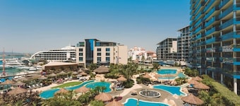 Serenity - 2 Bed Apt in Ocean Village - Pools - Jacuzzi - WiFi - Rock Views