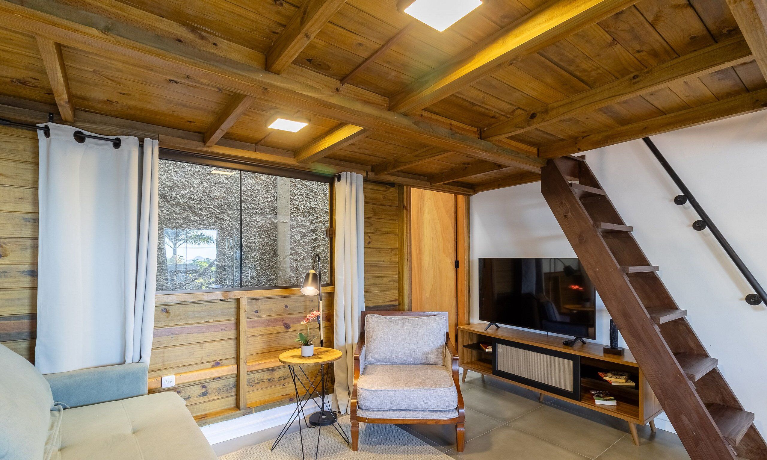 Basic Apartment | Living area