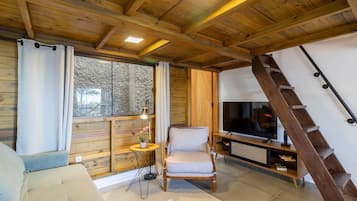 Basic Apartment | Living area