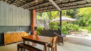 Khu ẩm thực ngoài trời