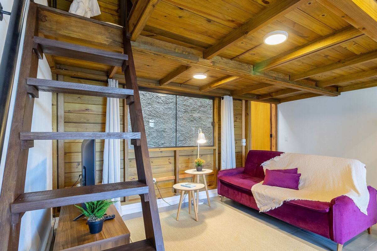 Basic Apartment | Living area