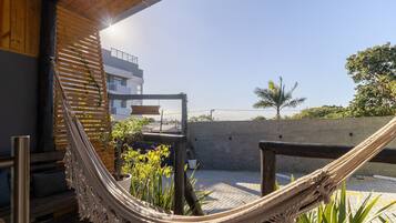 Basic Apartment | Terrace/patio