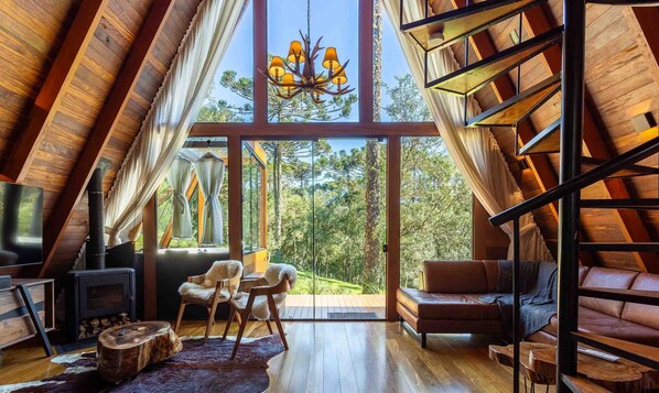 Basic Chalet | Living area | TV