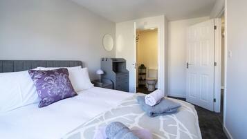 3 bedrooms, iron/ironing board, free WiFi, bed sheets