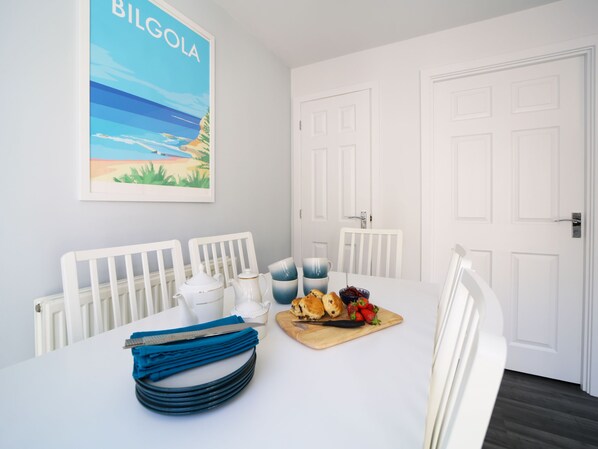 Dining - Canyke Fields, Bodmin - sleeps 5, garden and allows dogs (Bodmin)