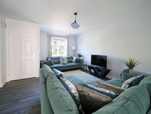 Smart TV - Canyke Fields, Bodmin - sleeps 5, garden and allows dogs (Bodmin)