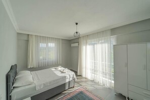 4 sovrum, strykjärn/strykbräda, wi-fi och sängkläder