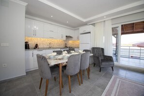 تناول الطعام