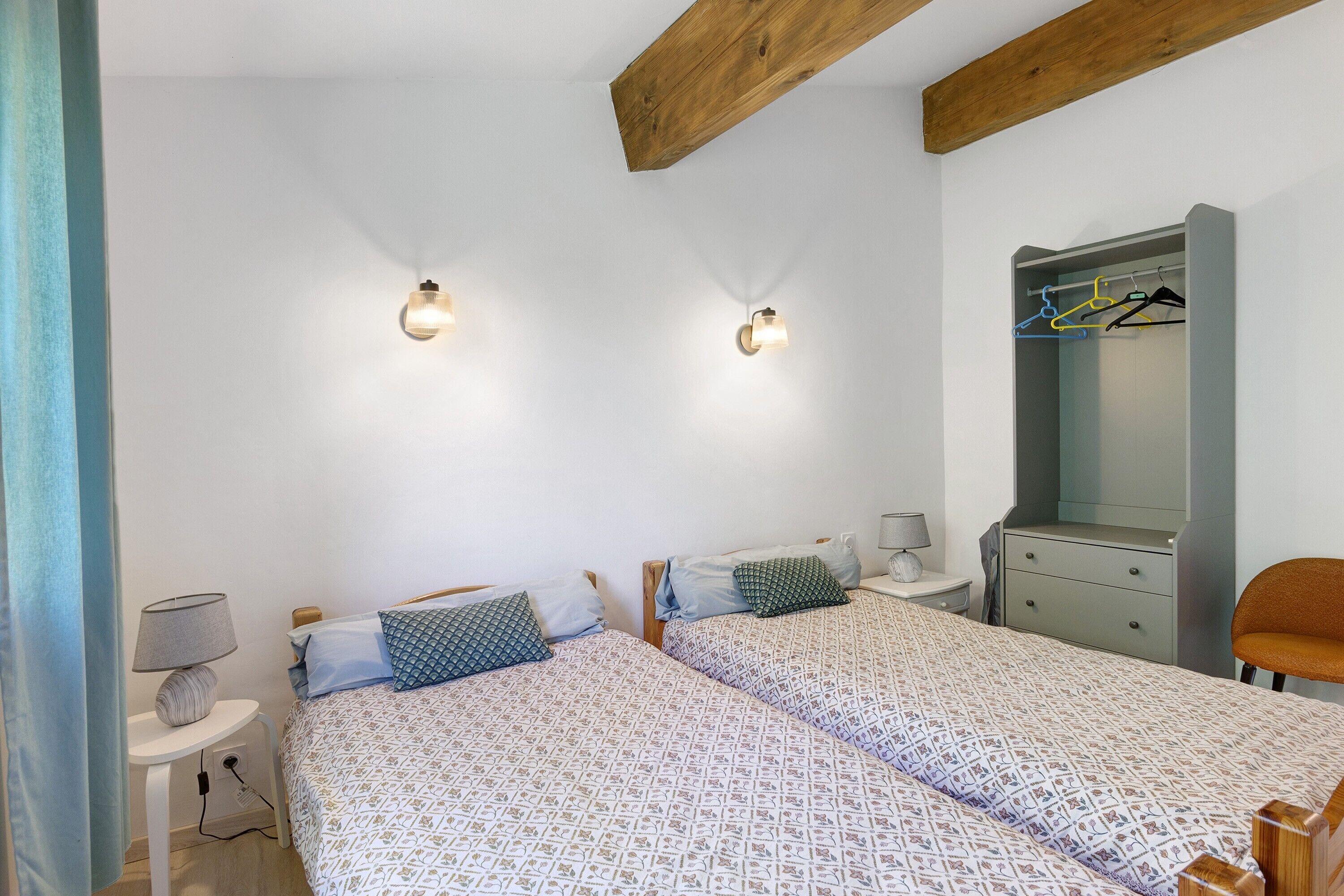 2 chambres, fer et planche à repasser, Wi-Fi, draps fournis