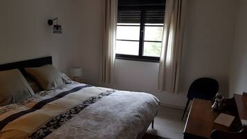 2 sovrum, strykjärn/strykbräda, wi-fi och sängkläder