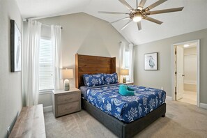 3 bedrooms, iron/ironing board, travel cot, WiFi - Sea Horse Cove: Fully Fenced, Kid and Pet Friendly (Fort Walton Beach)