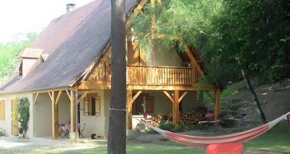 Near Sarlat in Périgord, Sous le Tilleul at Joelle and Guy's, Countryside Room, Peaceful, Nature