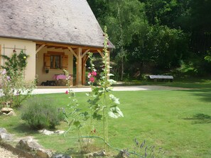 Property grounds - Near Sarlat in Périgord: Under the Linden Tree at Joelle and Guy’s – Country Room, Peace, Nature (Carsac-Aillac)