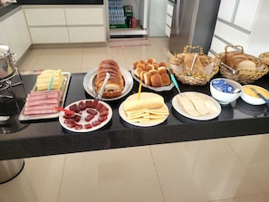 Free daily self-serve breakfast