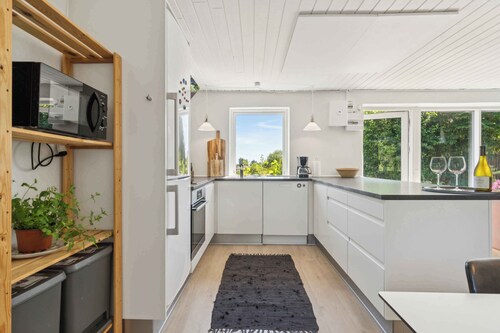 Holiday home with spa sauna and sea view