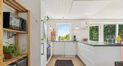 Holiday home with spa sauna and sea view