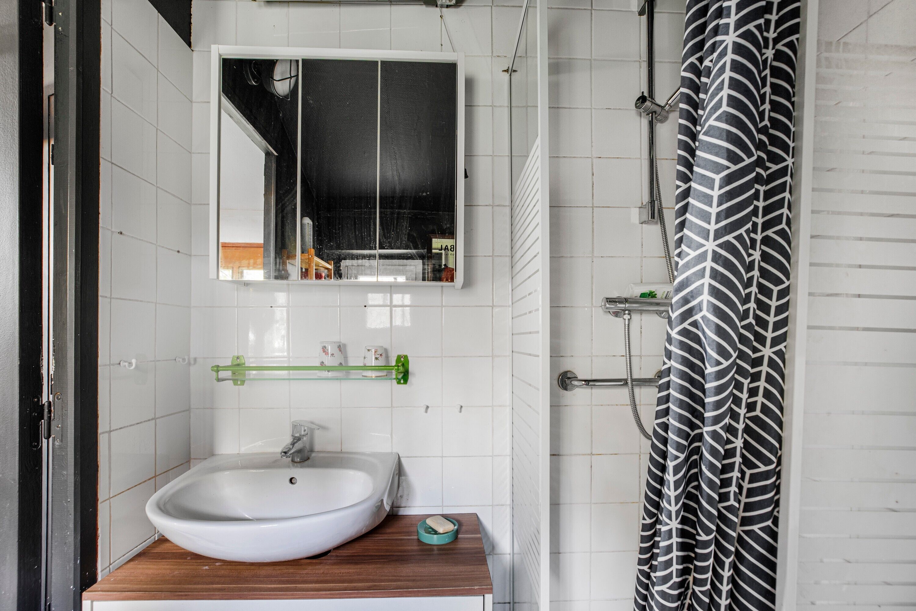 Dutxa, assecador de cabells i tovalloles 