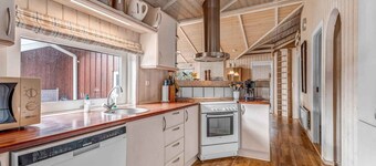 Spacious, bright, 400m from the beach with sauna