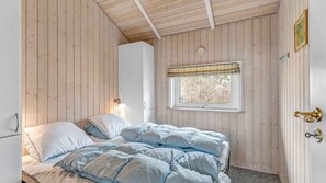 3 bedrooms, iron/ironing board, free WiFi - Spacious, bright, 400m from the beach with sauna (Nakskov)