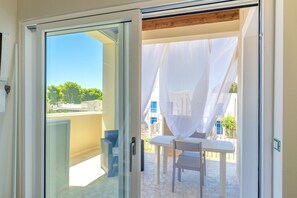 Interior - Apartment 'A Casa Di Palma - 2' with Wi-Fi and Air Conditioning (marina di pulsano)