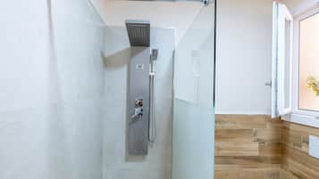 Douche, serviettes fournies