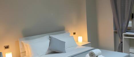 1 soverom, strykejern/-brett og sengetøy