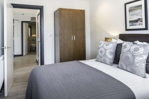 2 slaapkamers, een strijkplank/strijkijzer, wifi, beddengoed