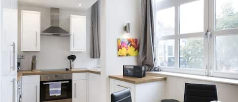 Fridge, microwave, oven, stovetop