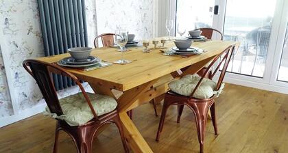 Tranquil Lodge Retreat in Welshpool