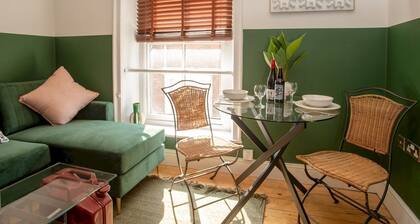 Stylish Steep Hill Apartment | Pass the Keys