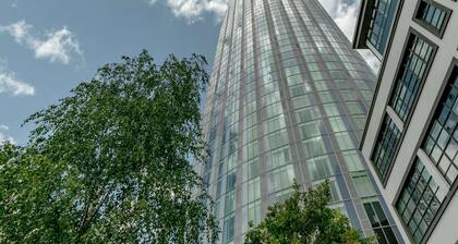 Modern 1-Bedroom Stay in Stratford near to Canary Wharf | Ideal for Business or Leisure