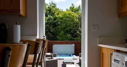 The Bar & Bubbles Retreat - Hot Tub & Games Room! | Pass the Keys