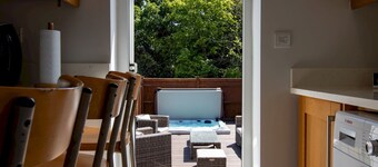 The Bar & Bubbles Retreat - Hot Tub & Games Room! | Pass the Keys