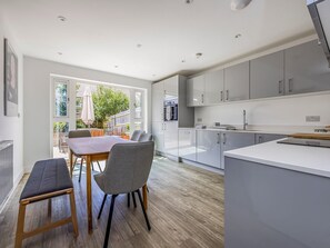 Fridge, microwave, oven, dishwasher - Spacious 3 Bedroom Family Home | Pass The Keys (Chichester)