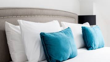 4 bedrooms, iron/ironing board, free WiFi, bed sheets